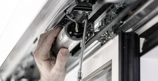 Türsysteme, Schiebetuer Modernisierung Automatiktüren von LANGE