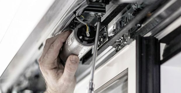 Türsysteme, Schiebetuer Modernisierung Automatiktüren von LANGE