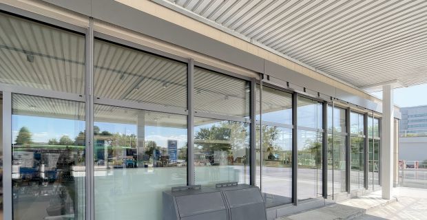 Türsysteme, Aluminiumelemente Ref Aral Tamm 2 Automatiktüren von LANGE
