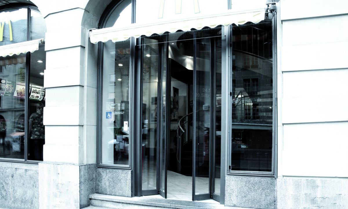 Faltflügeltür FFM Die Komfortlösung für enge Platzverhältnisse