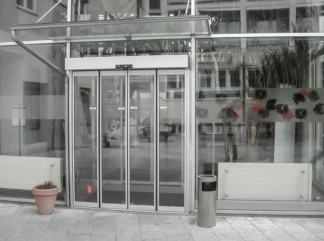 Automatische Faltflügeltüren Schiebetür